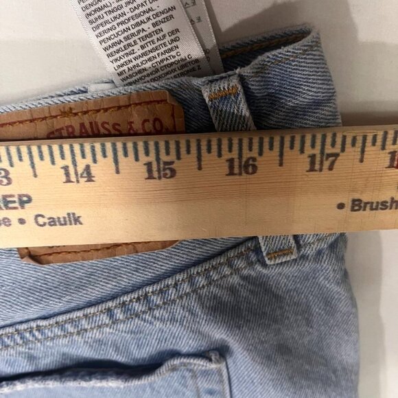 Levi’s 501 High Rise Distressed Cutoff Denim Shorts Light Wash Raw Hem W33 - Picture 12 of 12